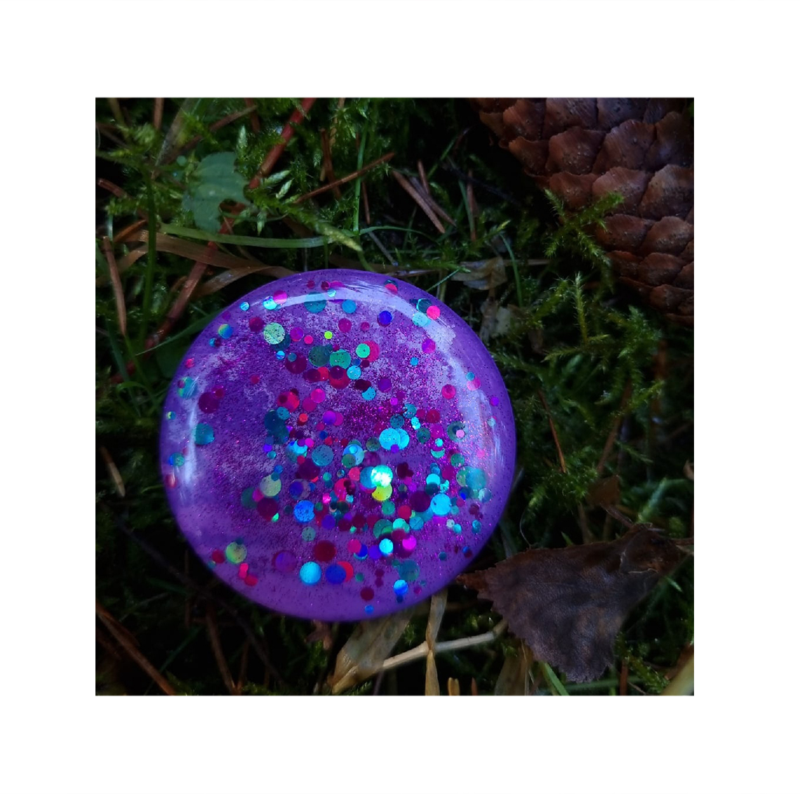 Адресник Magic фиолетовый с бирюзовыми и фиолетовыми блестками Адресник Magic фиолетовый с бирюзовыми и фиолетовыми блестками